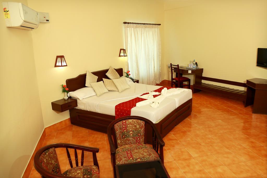 Michaels Inn Текади Екстериор снимка